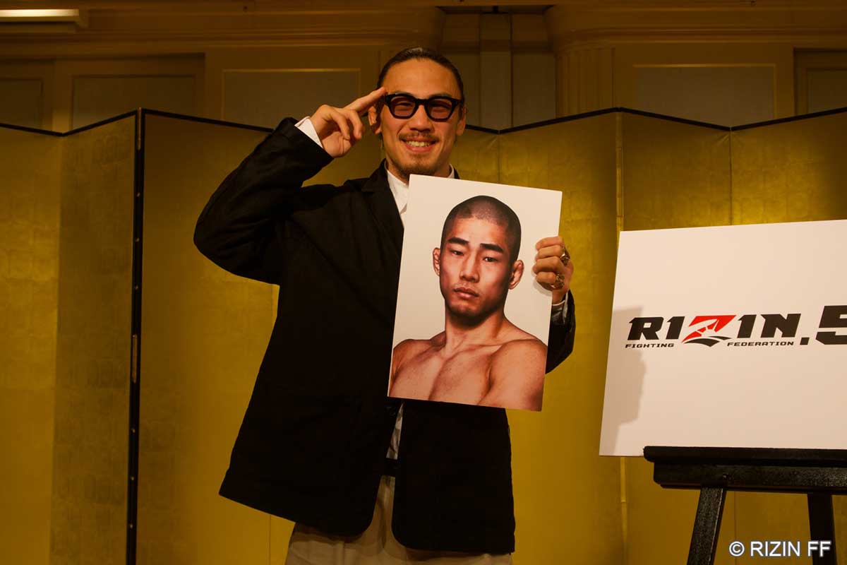 会見に登壇した矢地祐介【写真：(C)RIZIN FF】