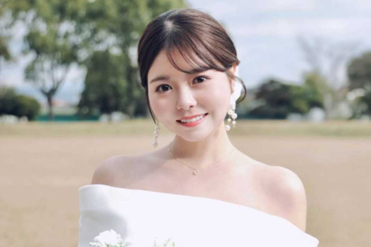 28歳フリーアナ、「別居婚」をSNSで報告　夫は動物園公報…夫婦ショットも公開で反響