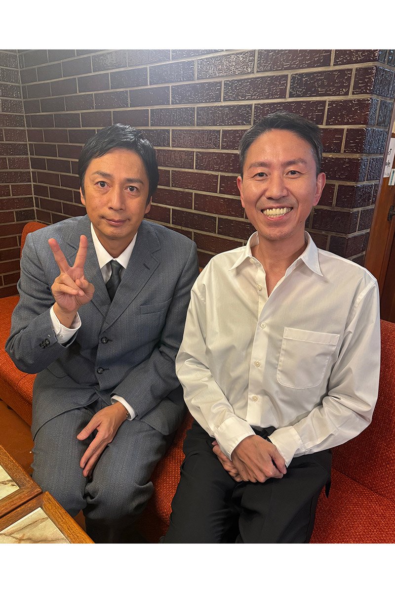 チュートリアルの徳井義実（左）と福田充徳【写真：(C)「令和に官能小説作ってます」製作委員会】