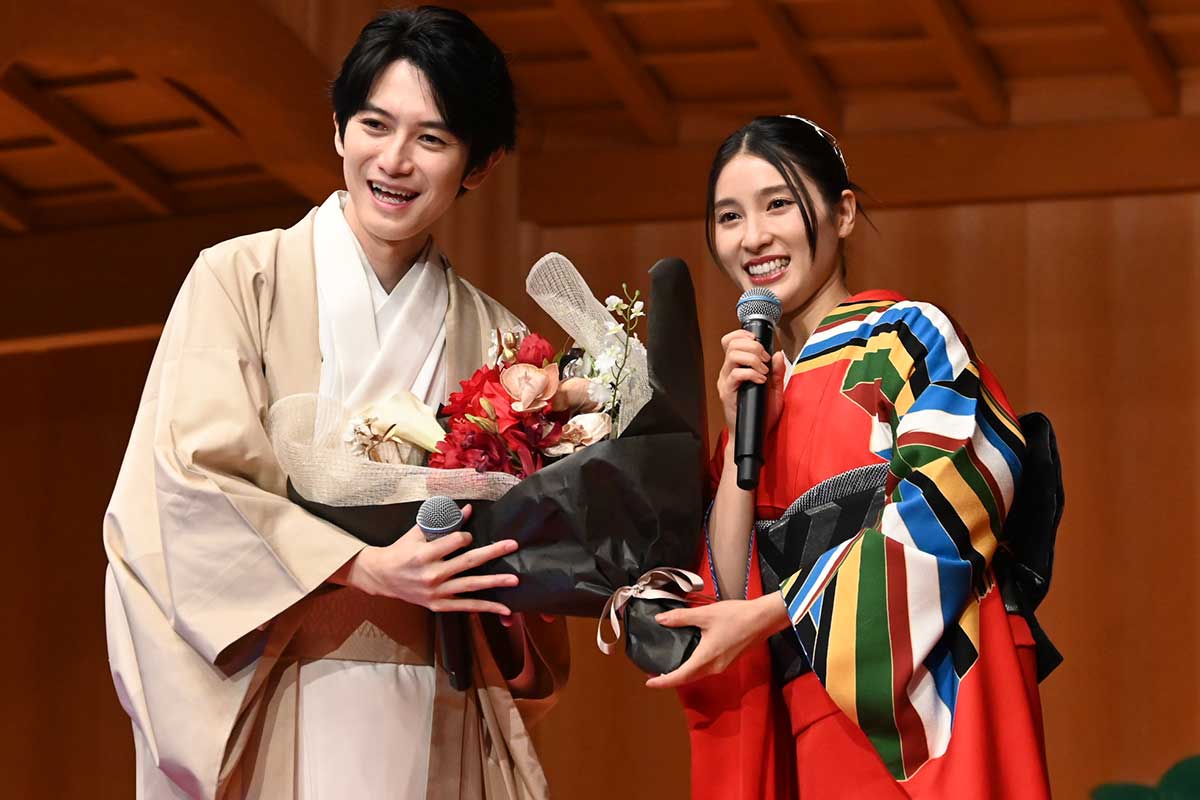 土屋太鳳、サプライズで31歳のバースデー　和紙で作ったケーキを前に「感謝することの大切さをしっかり伝えていきたい」