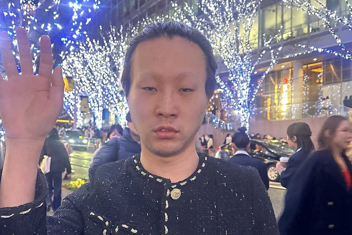 「同じ人!?」元No.1ホストの“整形メイク”にネット衝撃　「携帯の顔認証通るんですか？」「これはすごい」