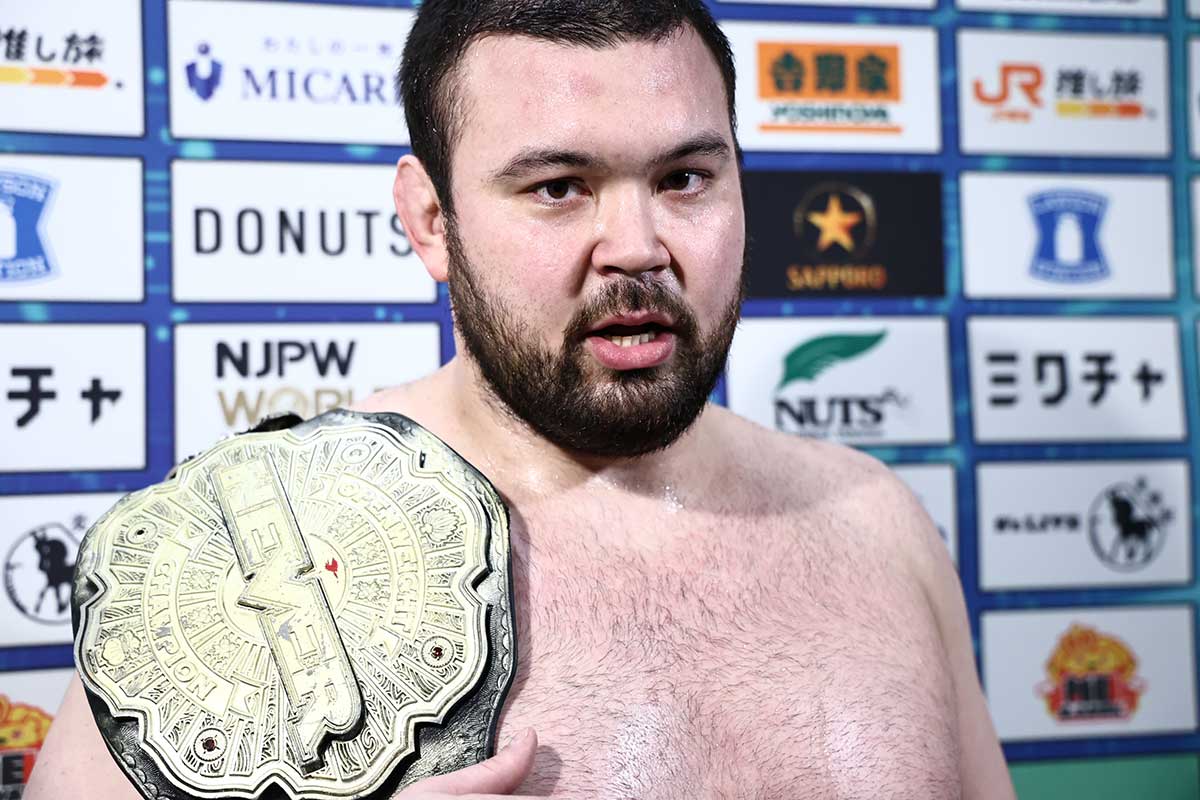 初防衛戦に臨むウルフアロン【写真提供：新日本プロレス】