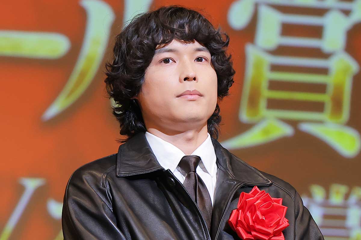 授賞式に登壇したSixTONESの松村北斗【写真：ENCOUNT編集部】