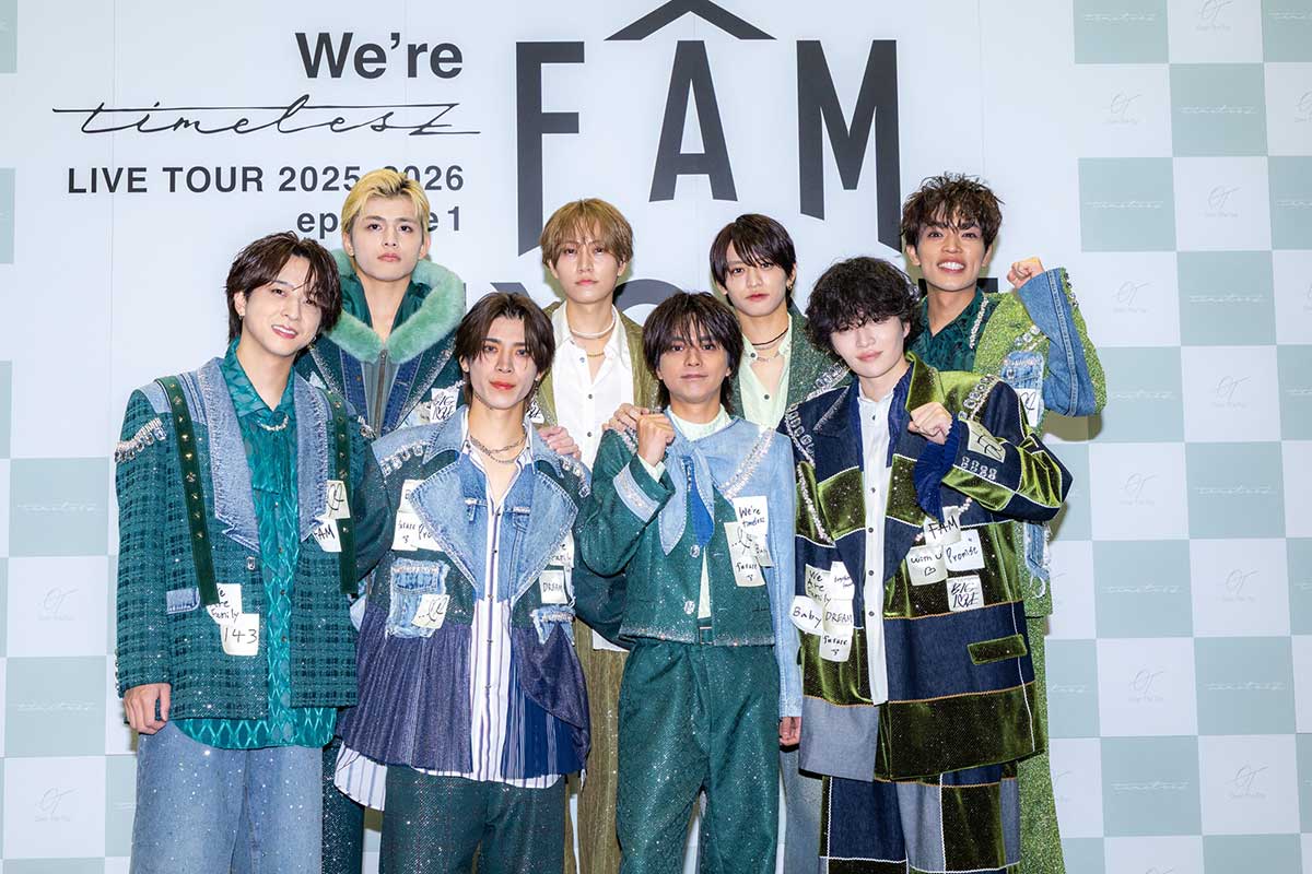 囲み取材に対応したtimelesz