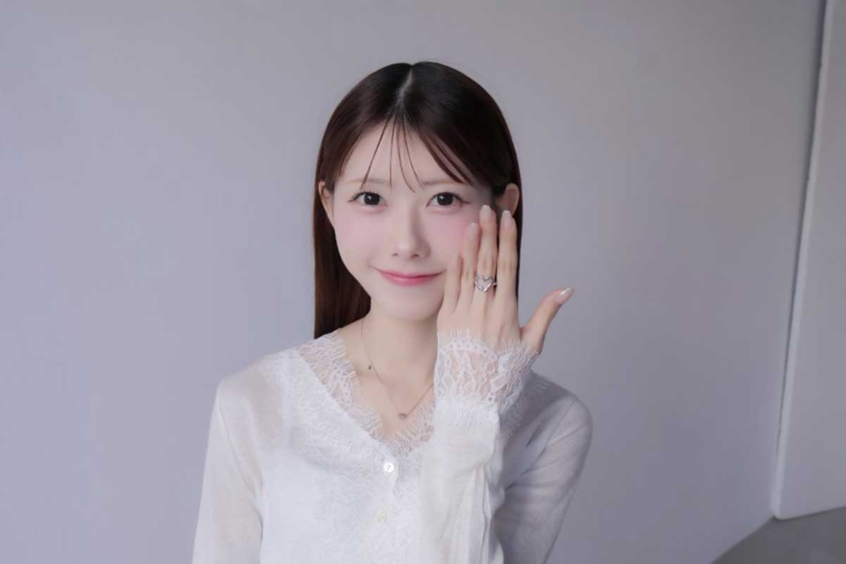 AKB48千葉恵里、“結婚報告風”ショットにファン衝撃「心臓止まりそうに」「びっくり」　左手にリングがキラリ