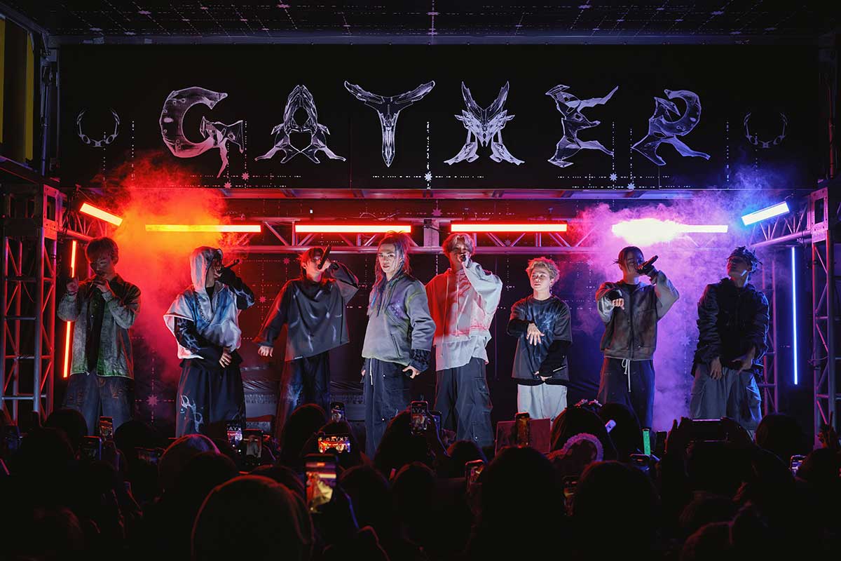 タイから帰国直後に「雪の渋谷」でゲリラライブ　世界を駆けるONE OR EIGHT「日本で注目されていくことも楽しみ」