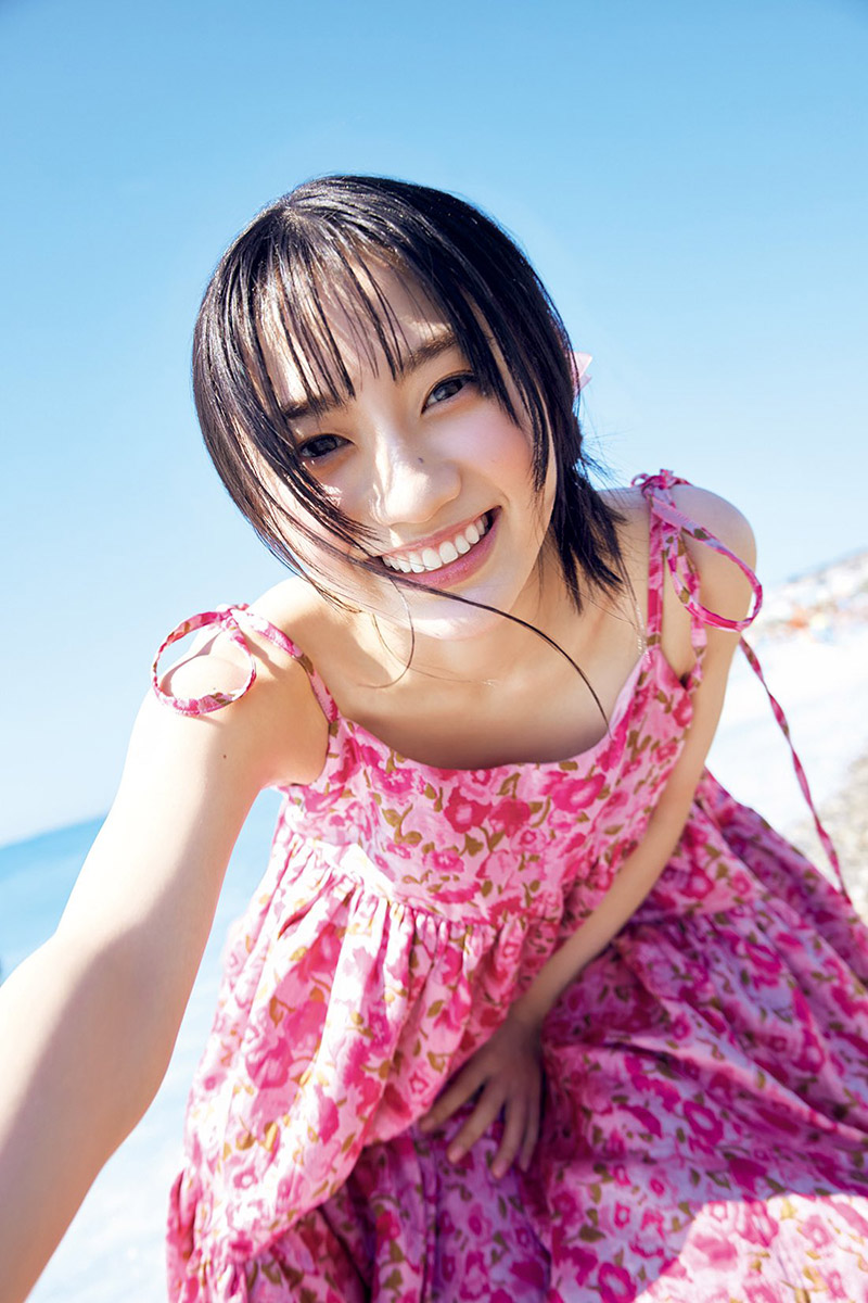 1st写真集を発売する乃木坂46の川﨑桜【写真：X（＠sakuraphotobook）より】