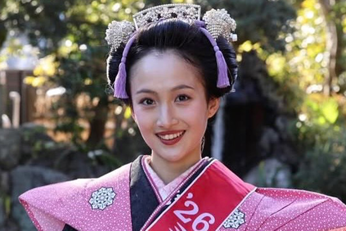 ミス日本は有名登山家の娘　レアな顔出し家族3ショット…野口絵子さんに「美男美女」の声