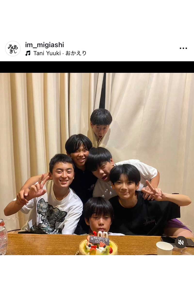 ちょんまげ小僧【写真:インスタグラム(@im_migiashi)より】