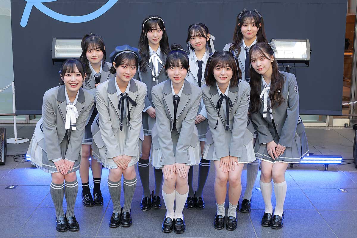 囲み取材に応じたRE-GE【写真:ENCOUNT編集部】