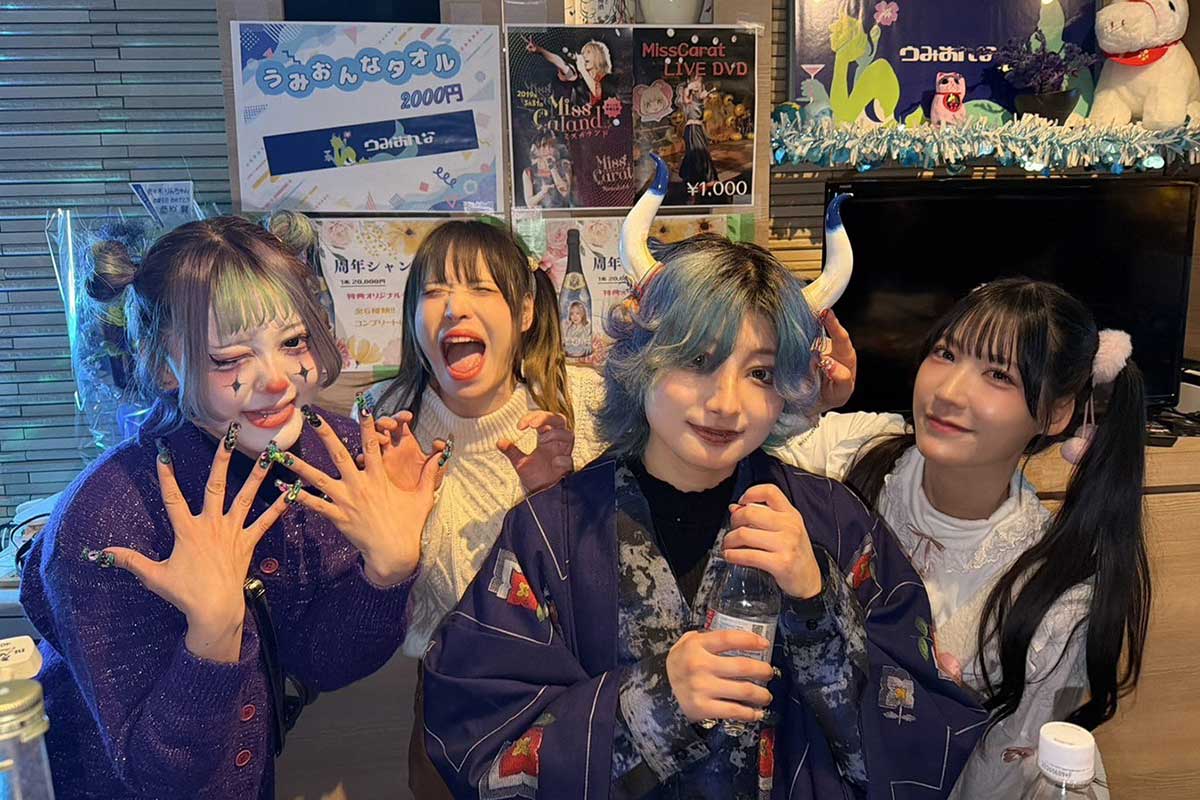 アイドルがライブ特殊効果の火柱でマシュマロ焼き　破天荒ぶりに「こういうヤツすき」の声