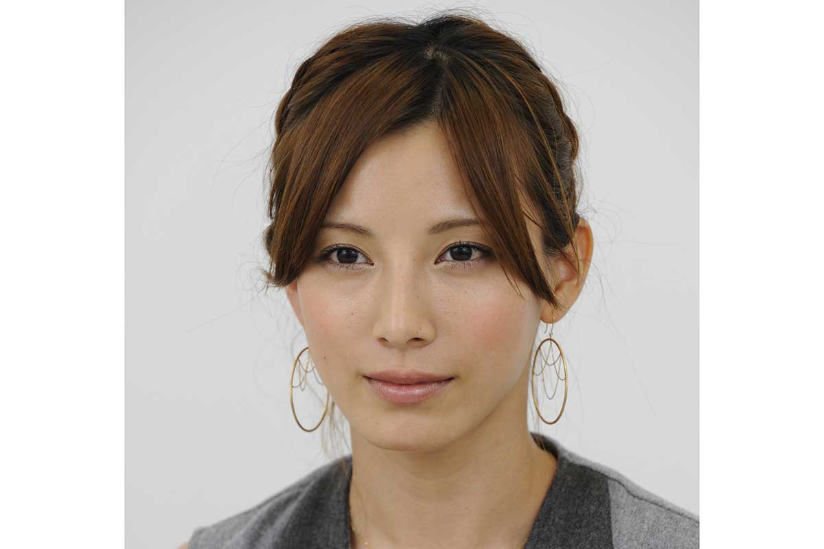 髪色チェンジで印象ガラリ　43歳・加藤あいの今にネット注目「ずっと変わらず綺麗」「雰囲気違う」