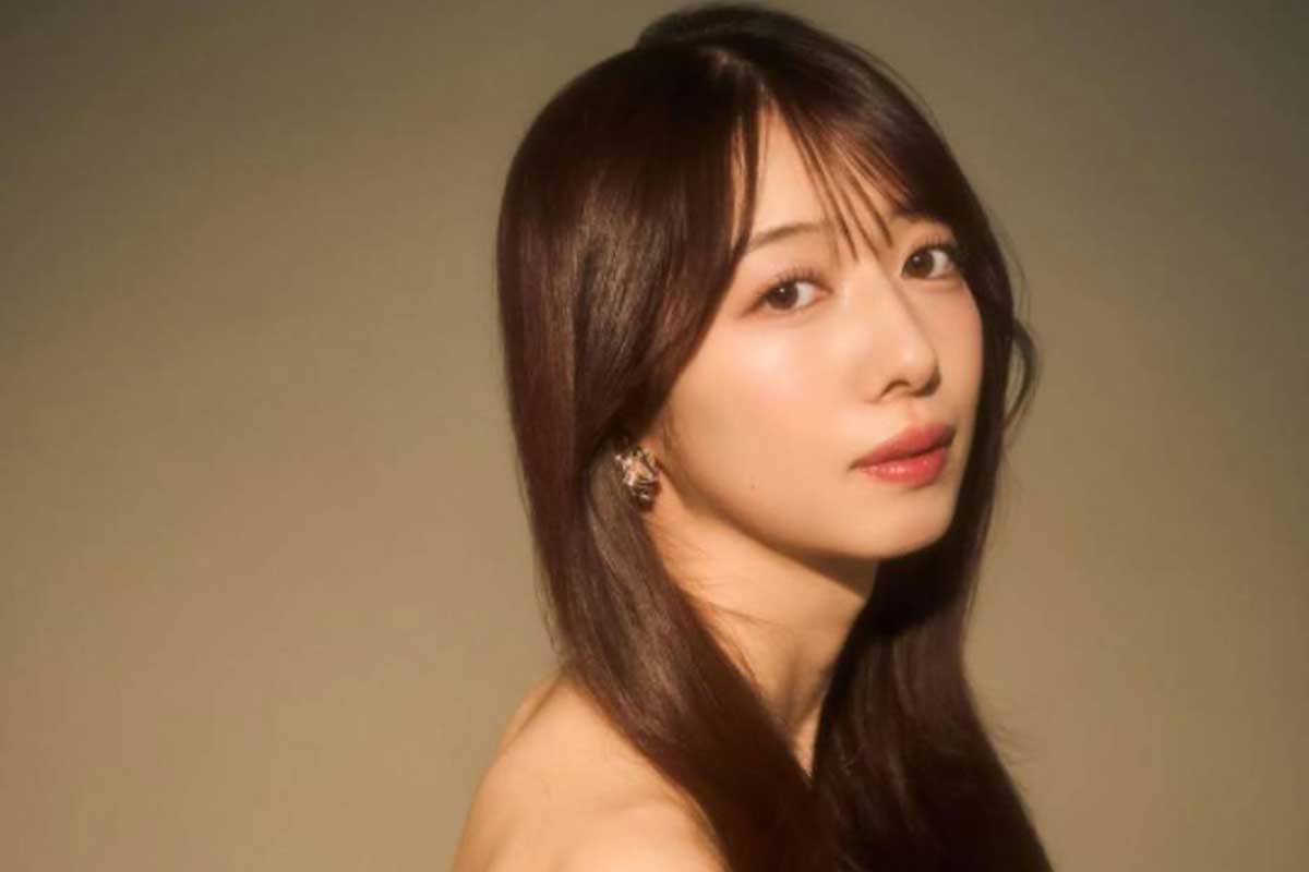 「無料でいいの？」現役アイドルが大胆肩出しオフショ公開　「仕上がってる」「プリンセス」真山りかに絶賛の声