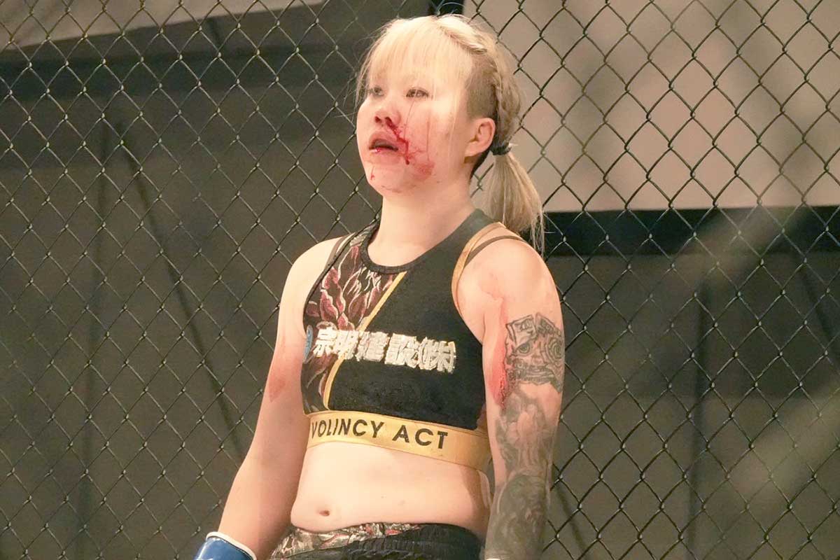 伊澤星花チャレンジから突然消えたタトゥー戦士、顔面血まみれに　まるでBreakingDownのような殴り合い