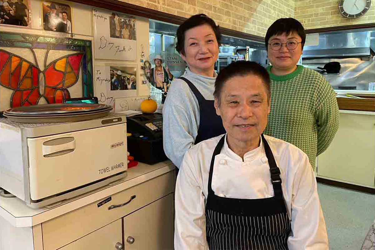 「修さん、まだいるような気がするよね」と口をそろえた【写真:ENCOUNT編集部】