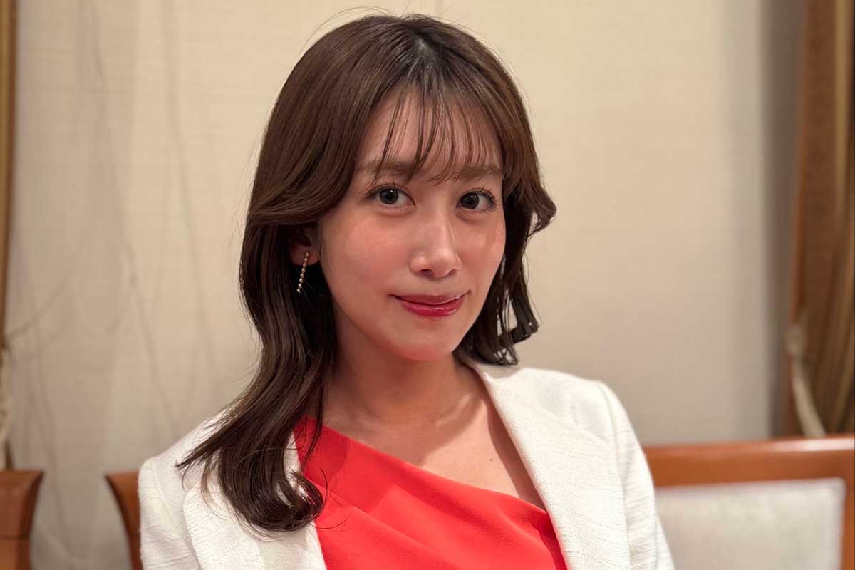 「モデルさんかと」中川安奈、雰囲気ガラリのジャケワンピ姿に絶賛の声「気品がある」「知的さと可愛さが」