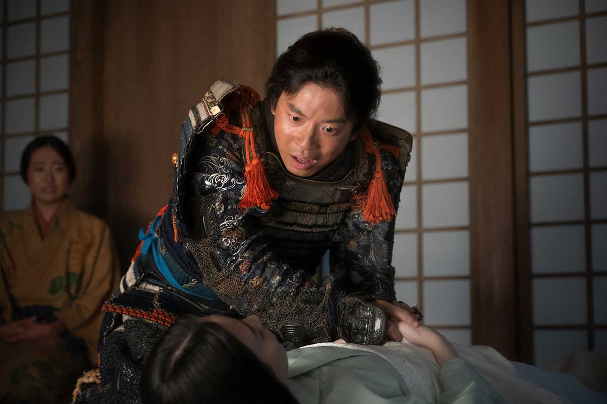 直（白石聖）のラストにショックを受ける小一郎（仲野太賀）【写真：(C)NHK】