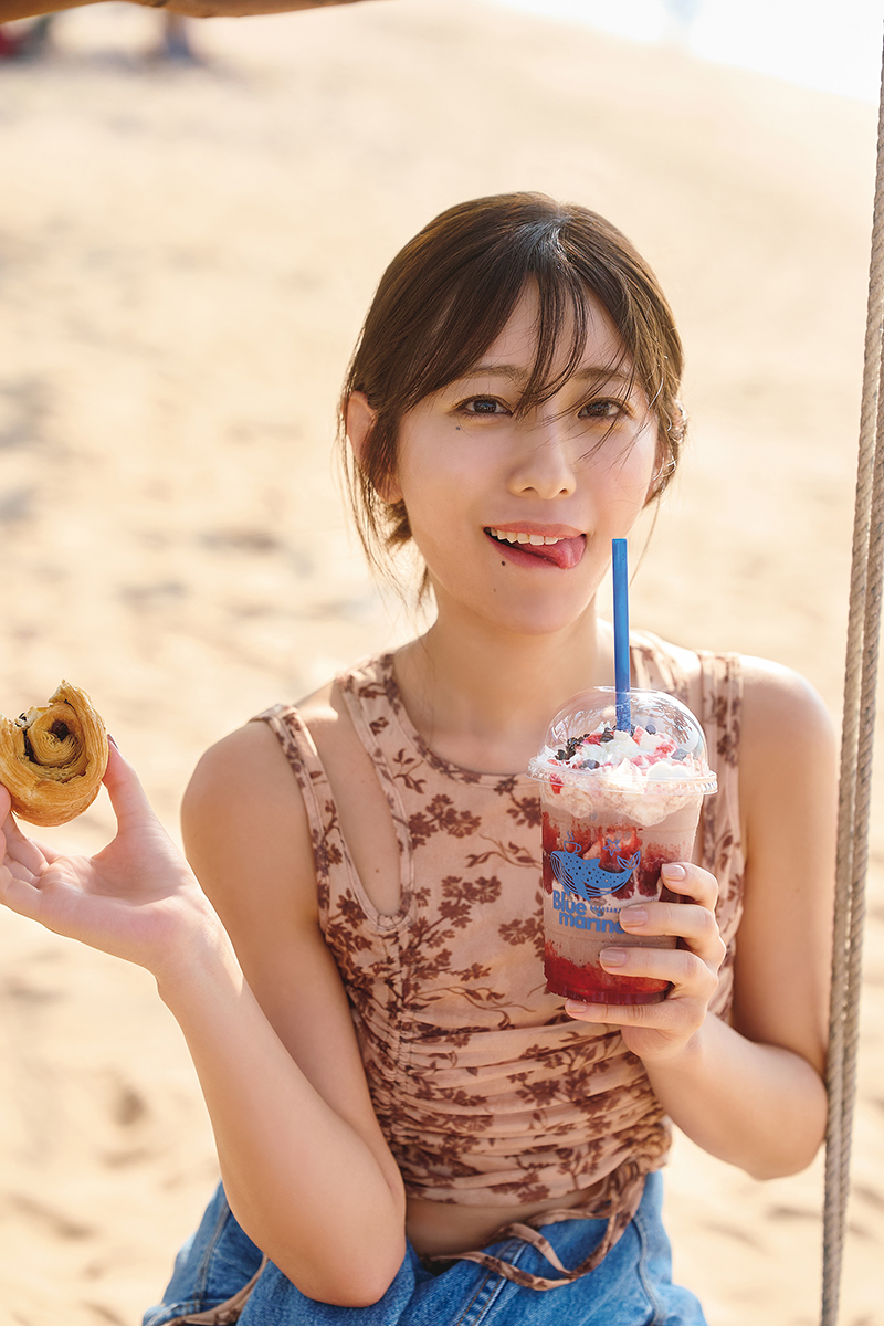 1st写真集をリリースする白戸ゆめの【写真：中村和孝　光文社刊】