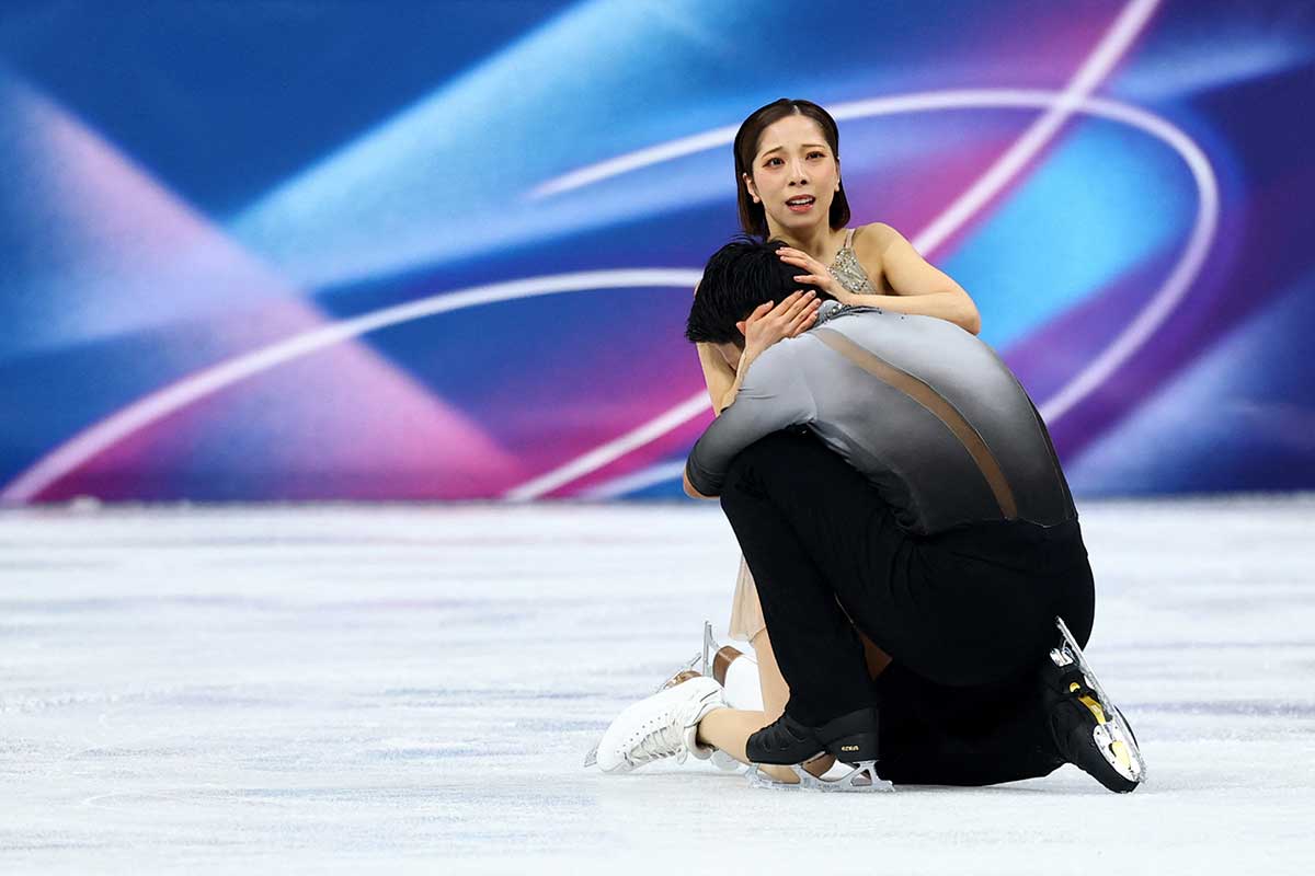 “りくりゅう“こと三浦璃来(奥)と木原龍一【写真:ロイター】