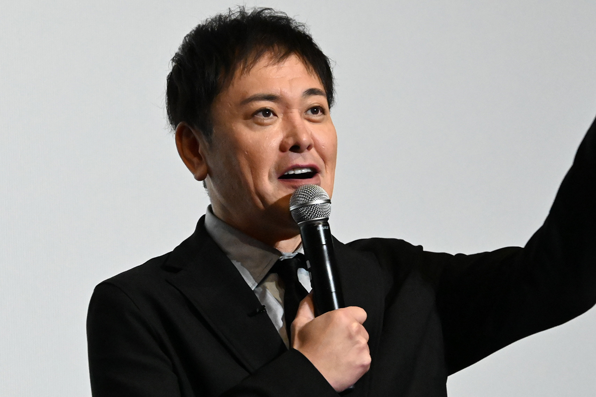 舞台あいさつに登壇したくりぃむしちゅーの有田哲平【写真：ENCOUNT編集部】