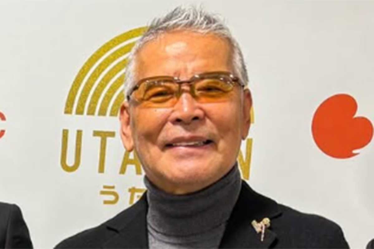 千昌夫、イケメン次男との2ショット公開　まな娘たちの姿も「美男子に美女」「スタイルよくて」と反響