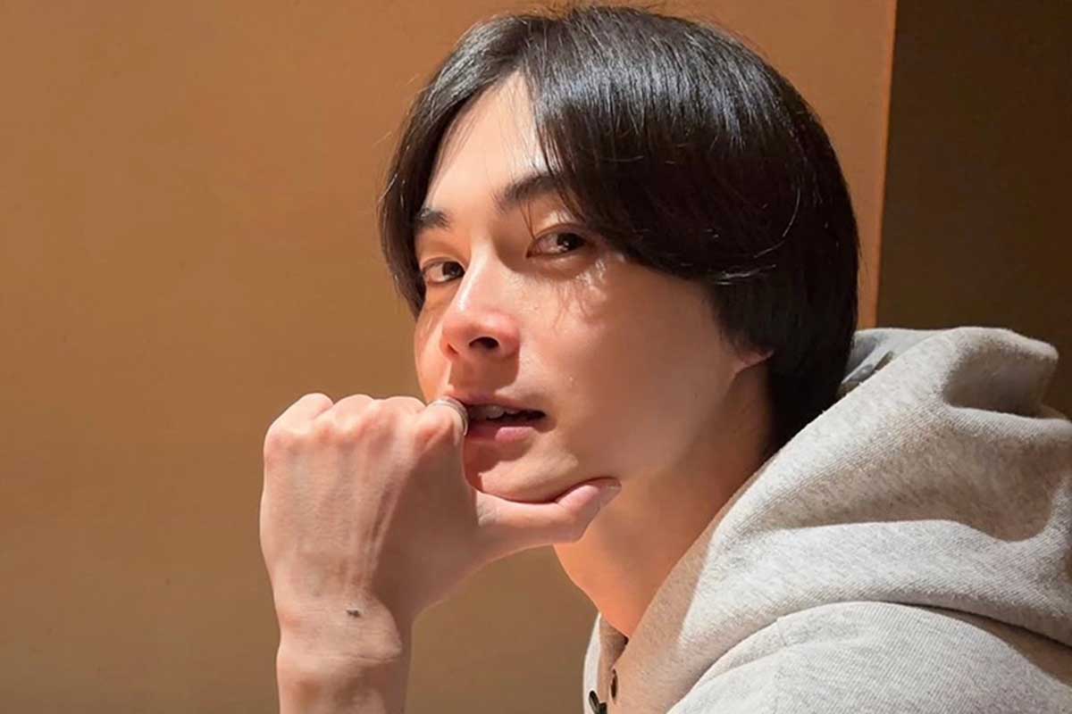 弟はサッカー日本代表　結木滉星が「三笘薫に似ている」…最新ショットに注目「最後の顔が一緒」