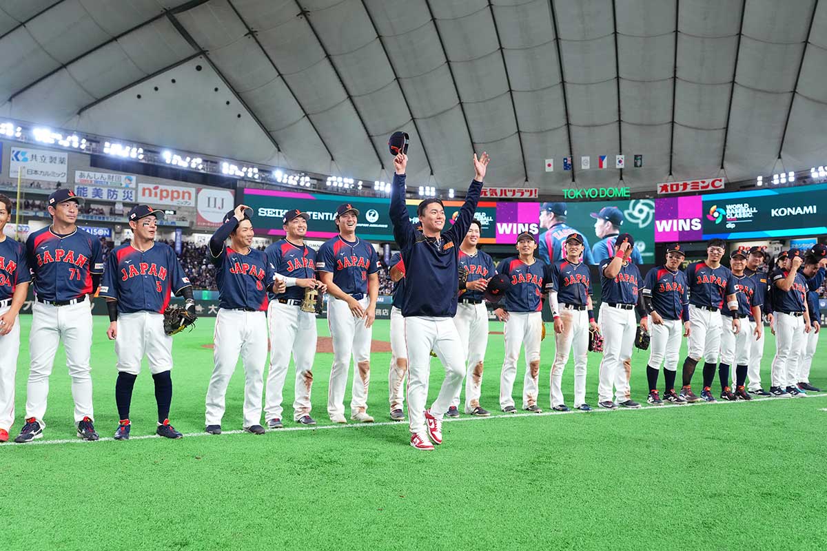WBC大谷翔平の満塁弾で会場熱狂　米スター2人もお忍び観戦でネット騒然「どういう状況？」「すごい組み合わせ」