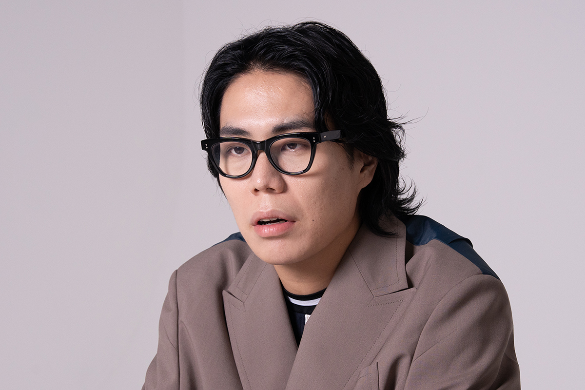 髙比良くるま、MEGUMIとの交際にガッツリ言及　「怖い」「なにも信じられない」と共演者ショック