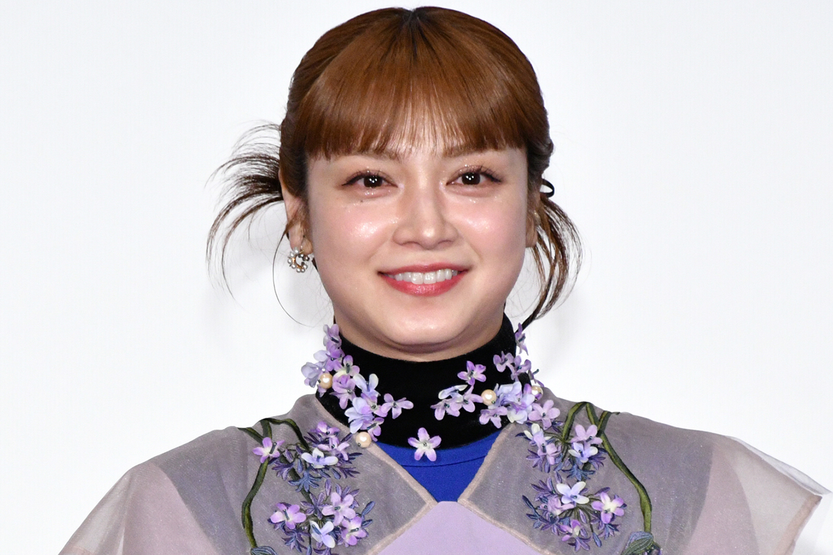 平愛梨、夫・長友佑都への“マイルール”告白「どんな所でも…海底に行っても付いていく」