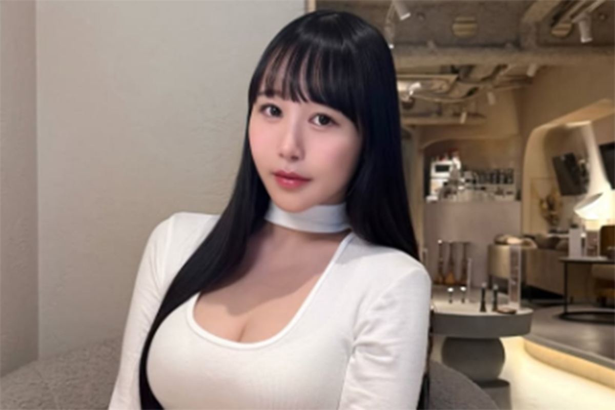 168cm＆Iカップの宇佐美りな、3月なのに…な大胆コーデでお出かけ　「目立ちますね～」「胸元開けすぎ」ファン歓喜
