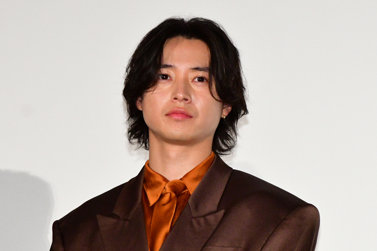 山﨑賢人、『ゴールデンカムイ』最新作のお気に入りシーンは“ラッコ鍋”「対比も面白いですし」