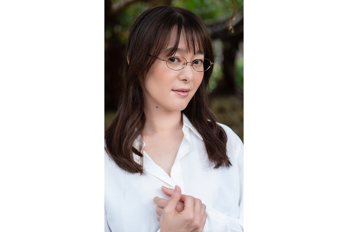 衝撃グラビア話題のラジオ沖縄・竹中知華アナ、デジタル写真集リリース　水着＆バラ風呂ショットも