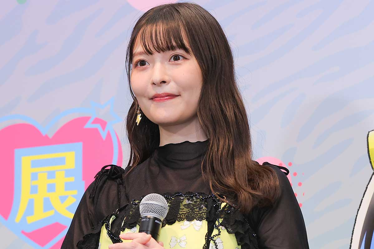 人気声優が漫画キャラ再現　制服コスプレの上坂すみれに「お美しい」「色気だだ漏れ」の声