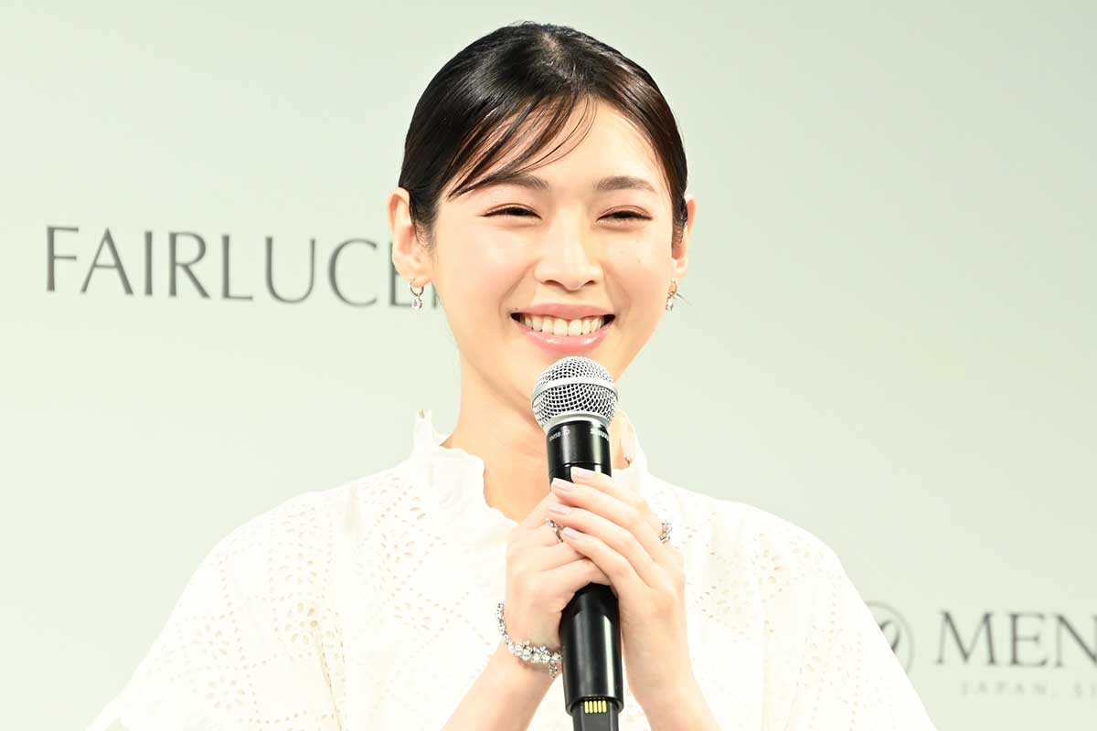 白石聖、ミニスカ最新ショット　「可愛い→美しいに」「ほんとお綺麗」とファン称賛