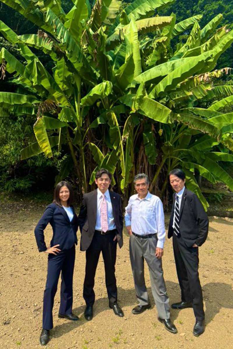 大谷亮介（右から2人目）【写真：X（@nyangunchan）より】