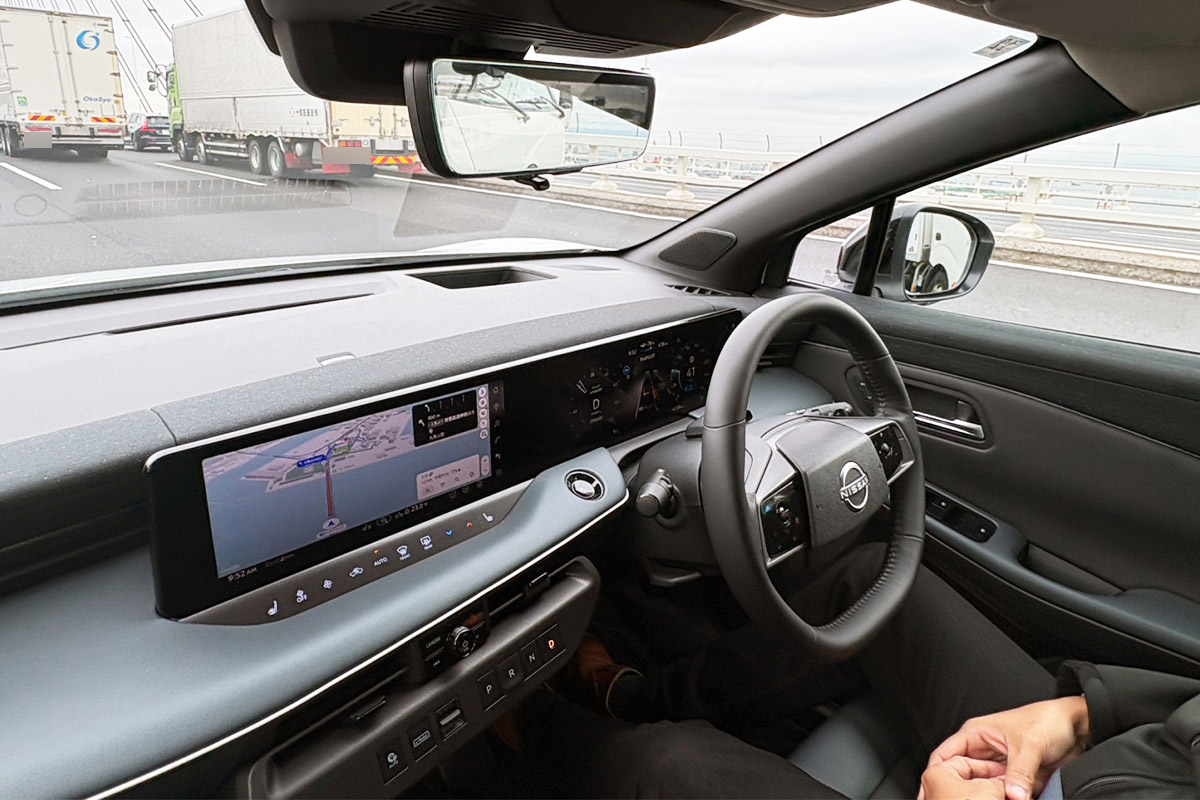 「ハンズオフドライブ」に驚き（助手席から撮影）【写真：ENCOUNT編集部】