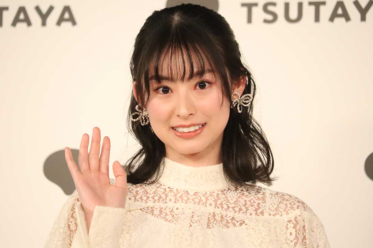 22歳・井本彩花、4年ぶりソロ写真集は「お尻に自信」　過酷だった真冬の沖縄ロケも回顧