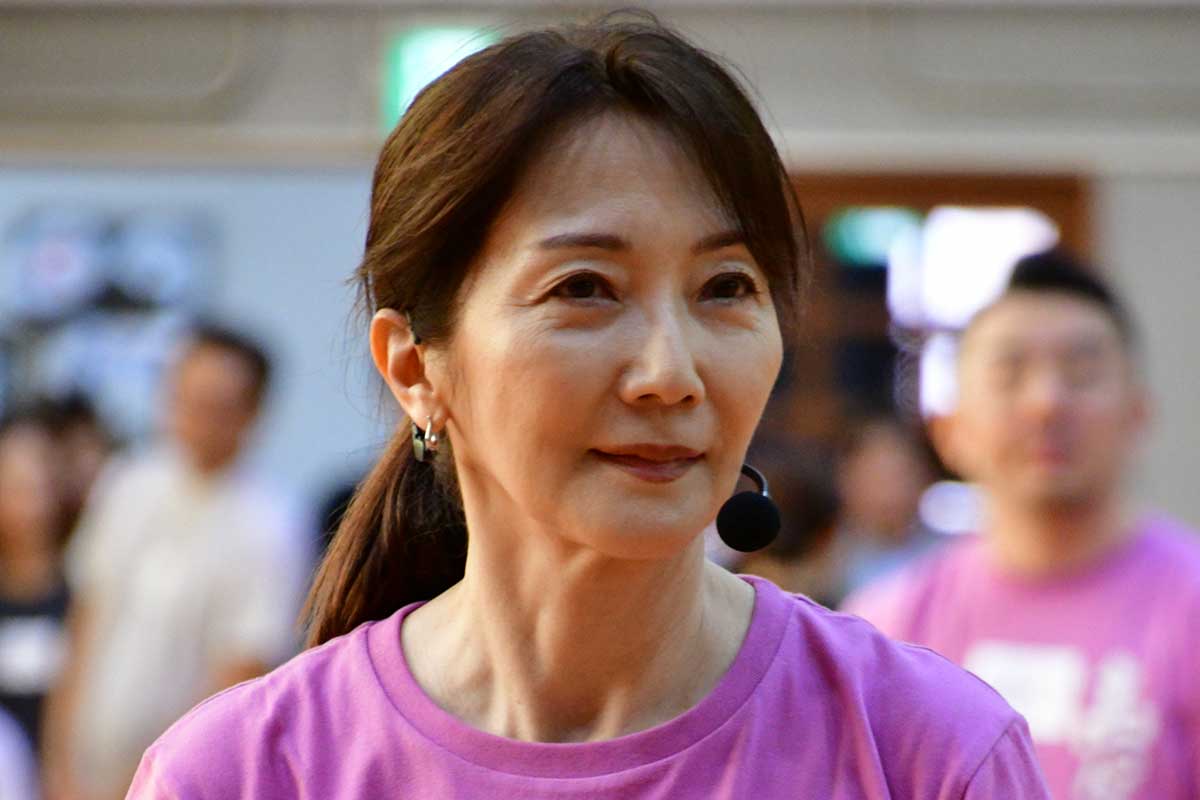 61歳向井亜紀、40年前に中退→復学して3年間で100単位取得で大学卒業　初めて着用した振袖も「40年間保管してあった宝物」