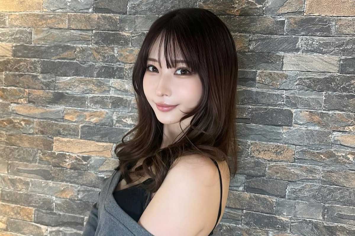 “美しすぎるドラマー”大野真依の超ミニ丈姿に「色気が」「スタイル良くて」と反響　グラビアでも活躍中