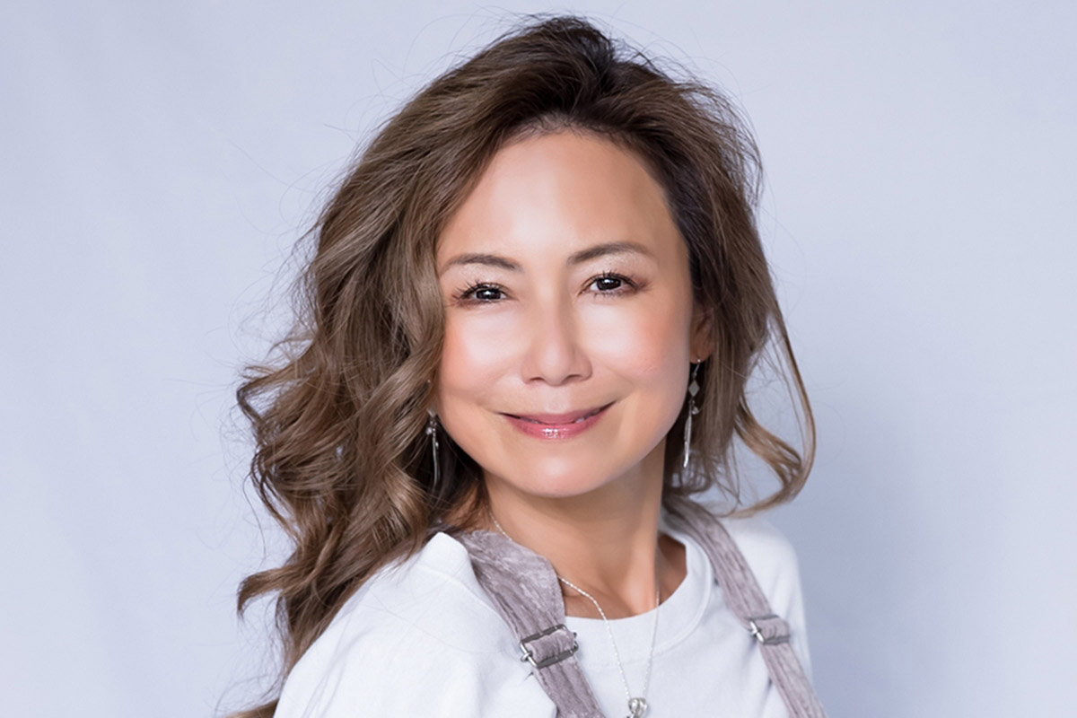 「こんな60歳って??」　中村あゆみ「今年、還暦」にネット仰天「変わらず綺麗」「どう見ても、、、40歳」