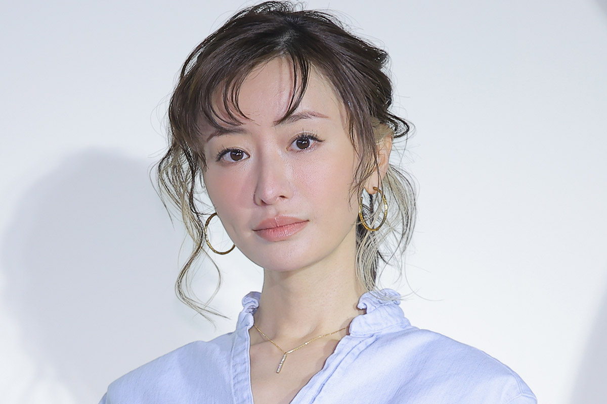 フォトコールに登壇した松本まりか【写真：ENCOUNT編集部】