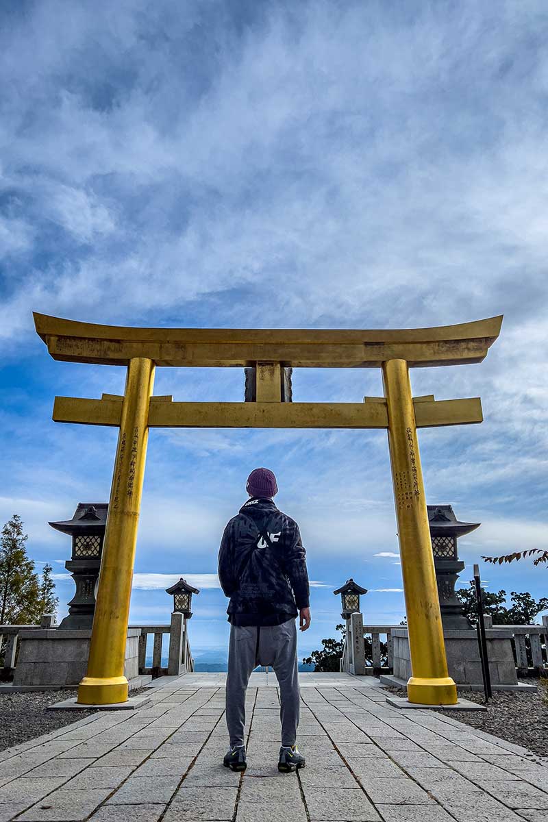 今では神社巡りがライフワークとなった【写真：コザイリサ】