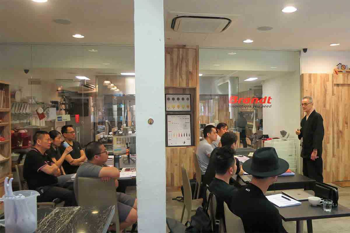 シンガポールのラーメン学校で指導したこともある【写真：本人提供】