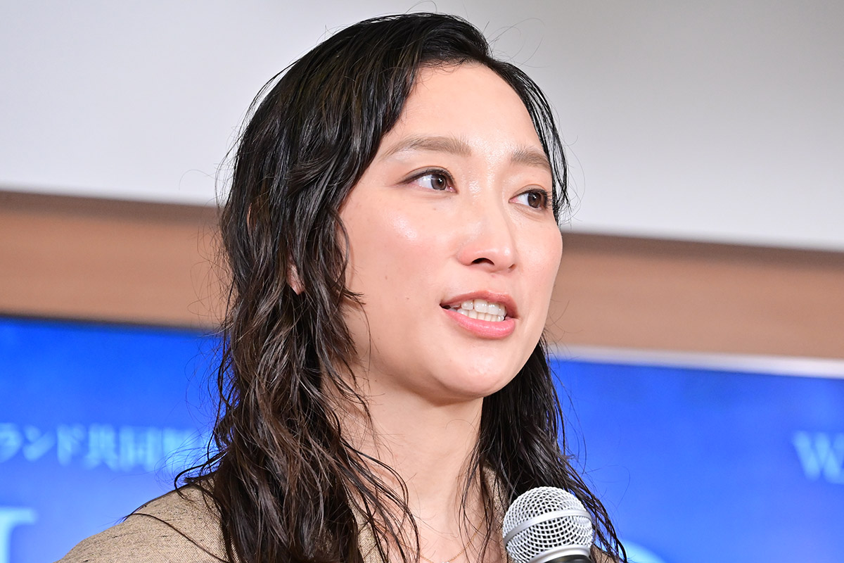 完成報告会に登場した杏【写真：ENCOUNT編集部】