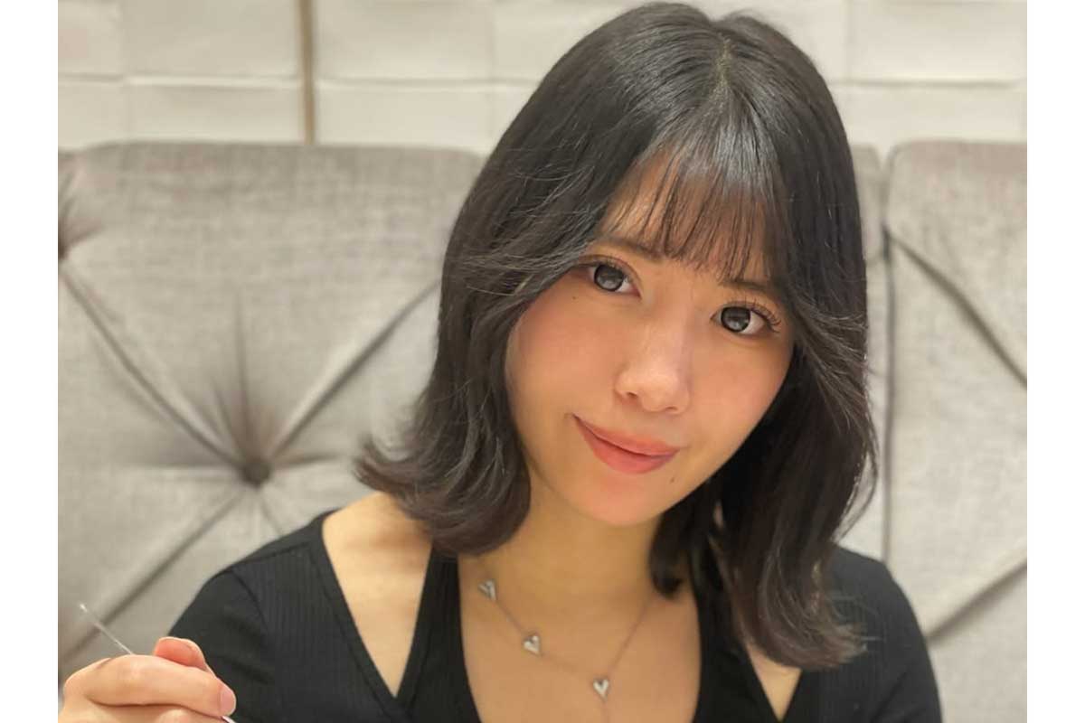 「クビレすっご」リングガール、1年の筋トレの成果にネット衝撃「こんなウエスト絞られる？」