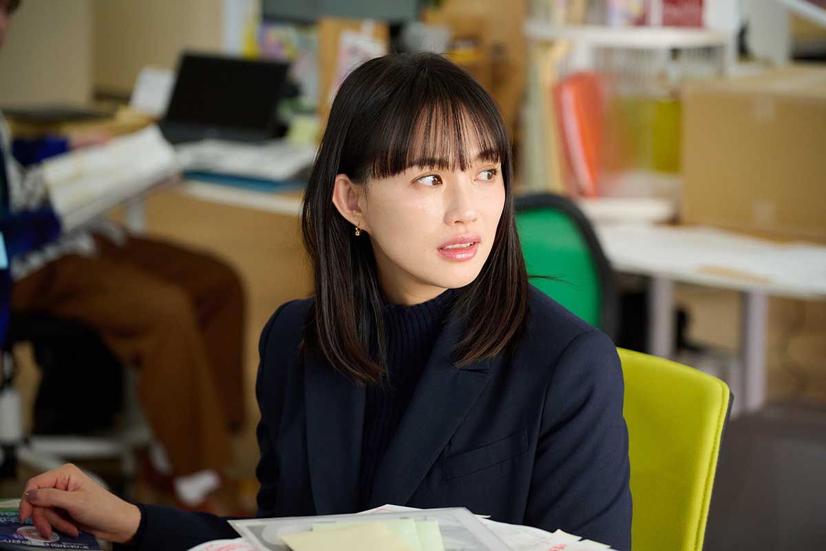 胸キュンシーンに最初は戸惑いも覚えたという臼田【写真:(C)テレビ朝日】