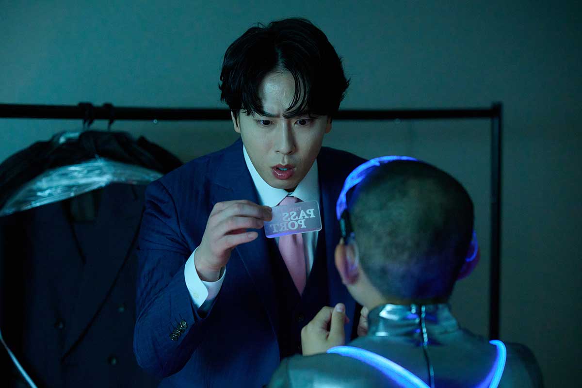 “くるみを護る”ミッションのため未来からやって来たエータ【写真:(C)テレビ朝日】