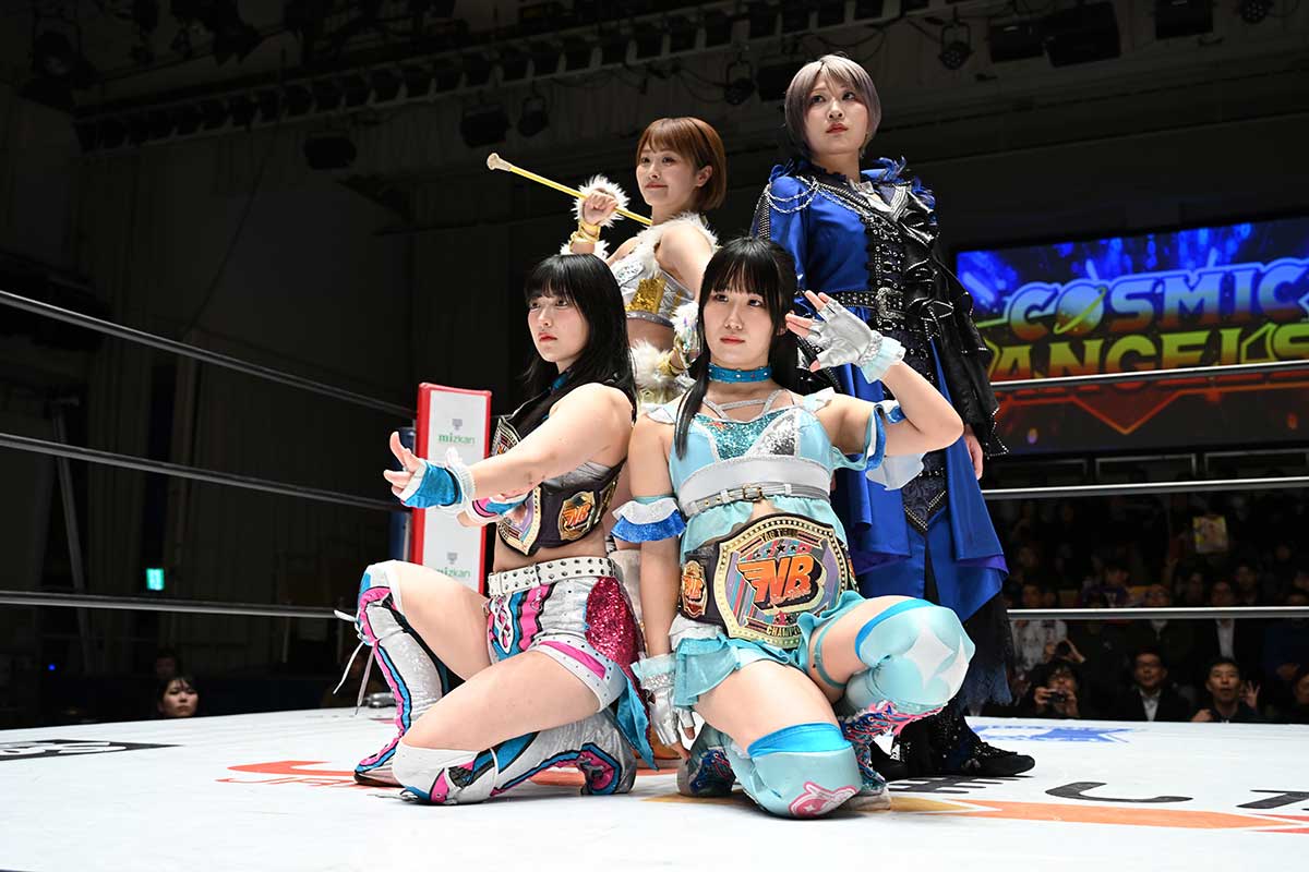 コズミック・エンジェルスの運命は玖麗さやか（右下）に懸かっている【写真：(C)STARDOM】