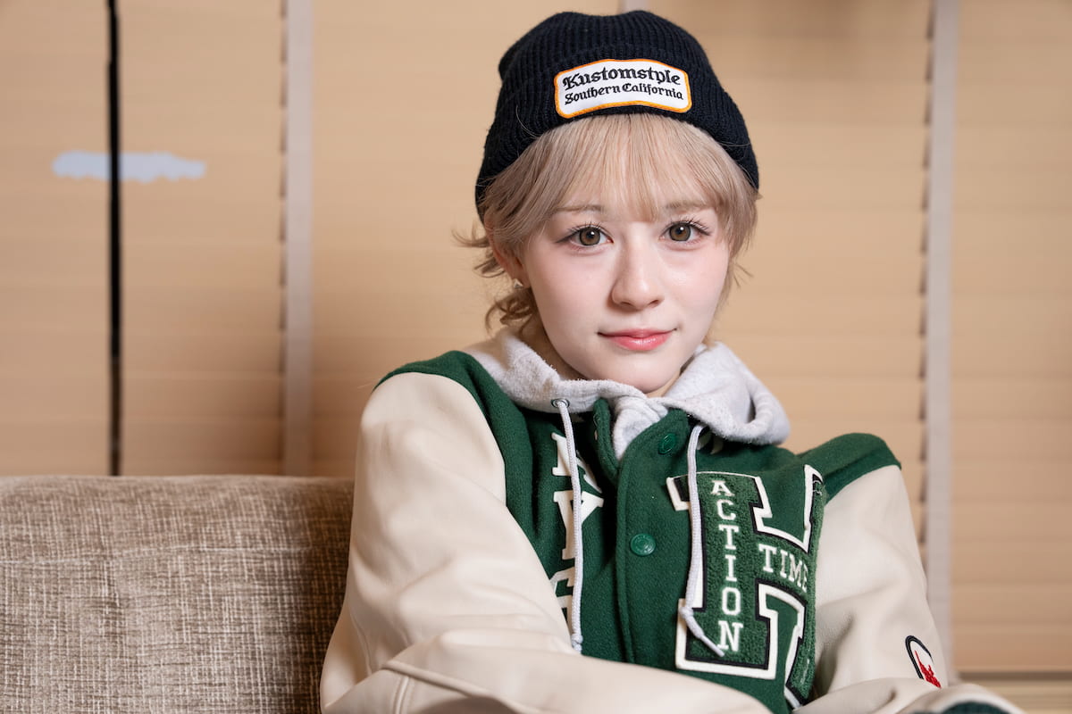 姉でギターを担当する村重マリア【写真:増田美咲】