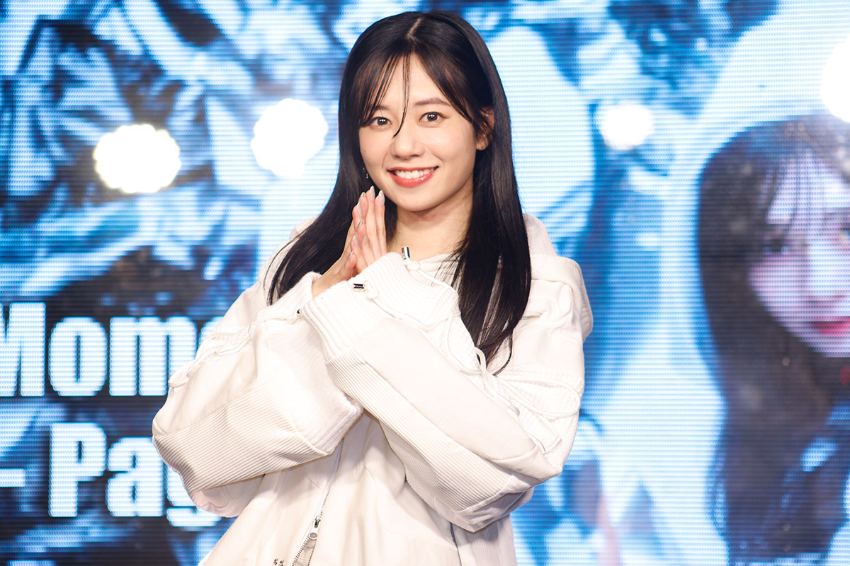 囲み取材に登場した伊藤萌々香【写真:ENCOUNT編集部】